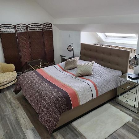 Duplex Elegant Situe A 1Min De La Gare Du Nord Apartment Брюксел Екстериор снимка