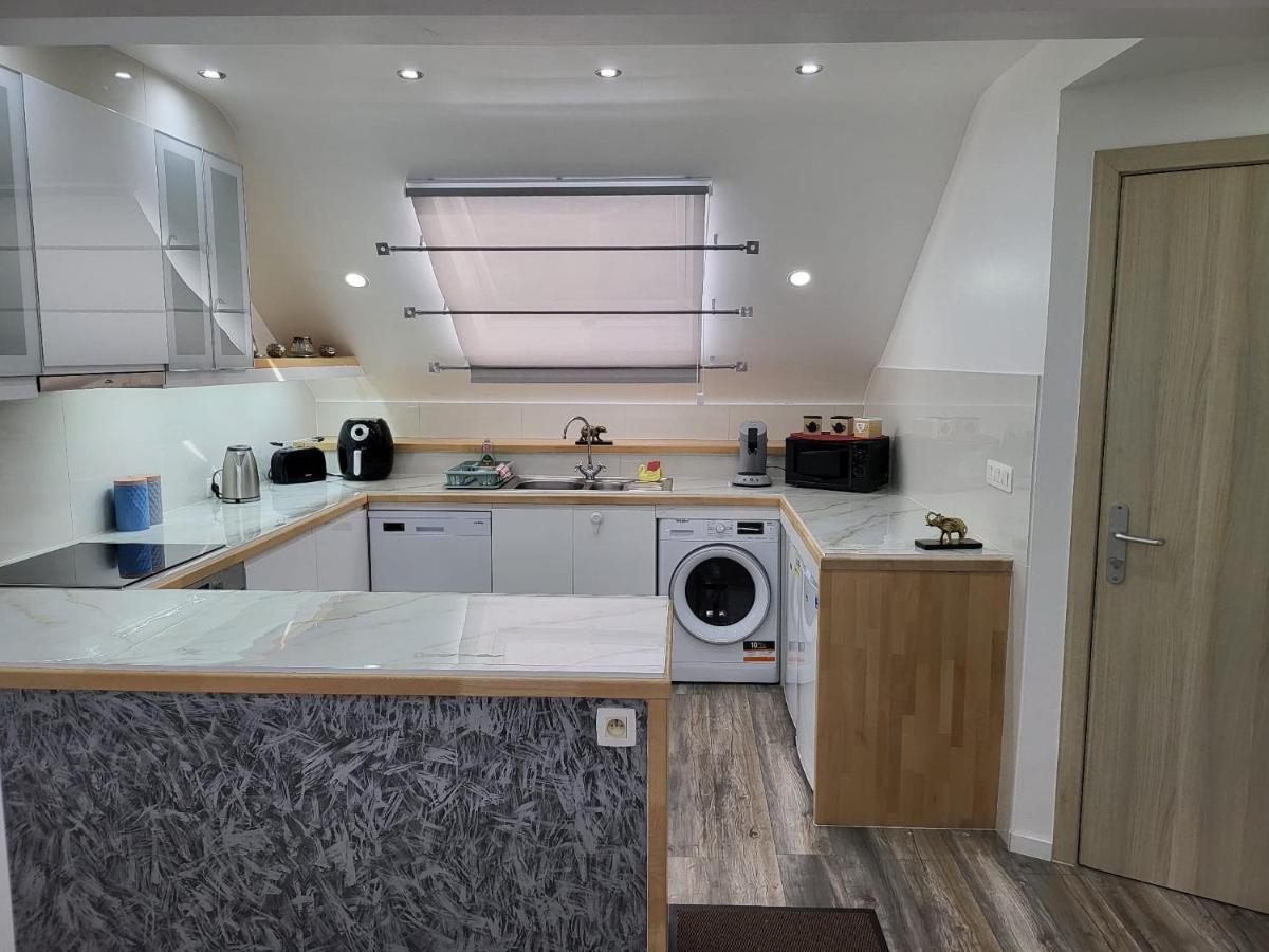 Duplex Elegant Situe A 1Min De La Gare Du Nord Apartment Брюксел Екстериор снимка