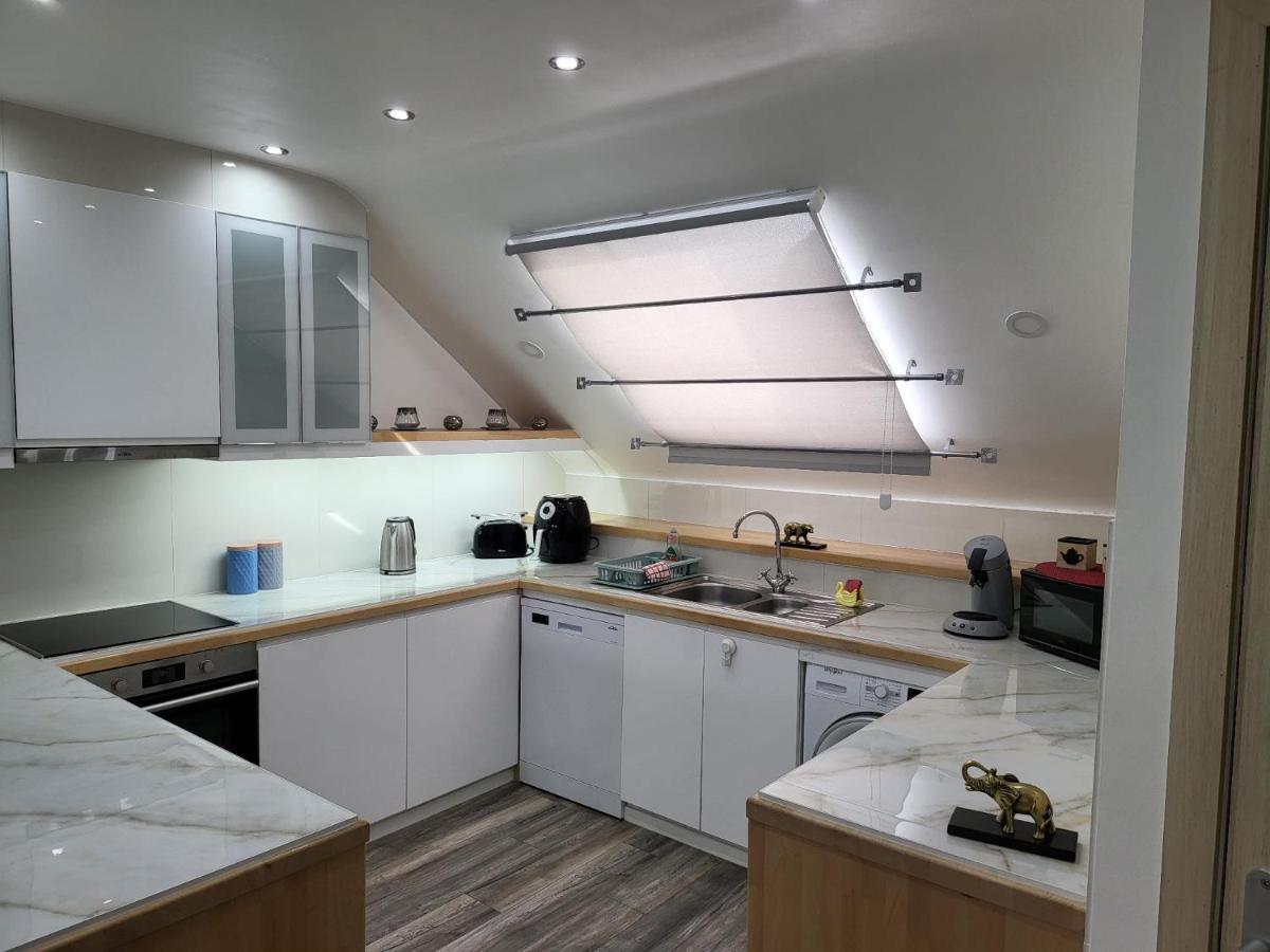 Duplex Elegant Situe A 1Min De La Gare Du Nord Apartment Брюксел Екстериор снимка